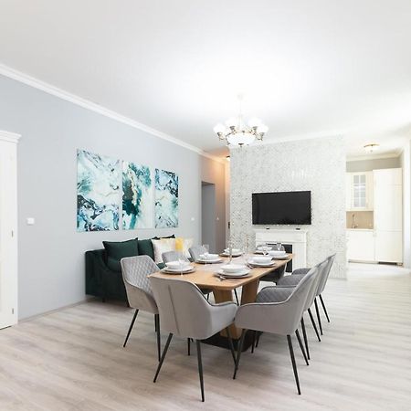 Luxury Central 150M2 Apartment On Wencelas Square With Private Garage Prague Exterior photo