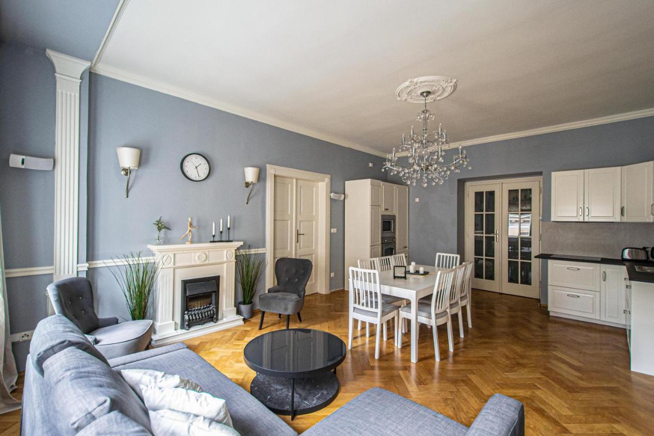 Luxury Central 150M2 Apartment On Wencelas Square With Private Garage Prague Exterior photo