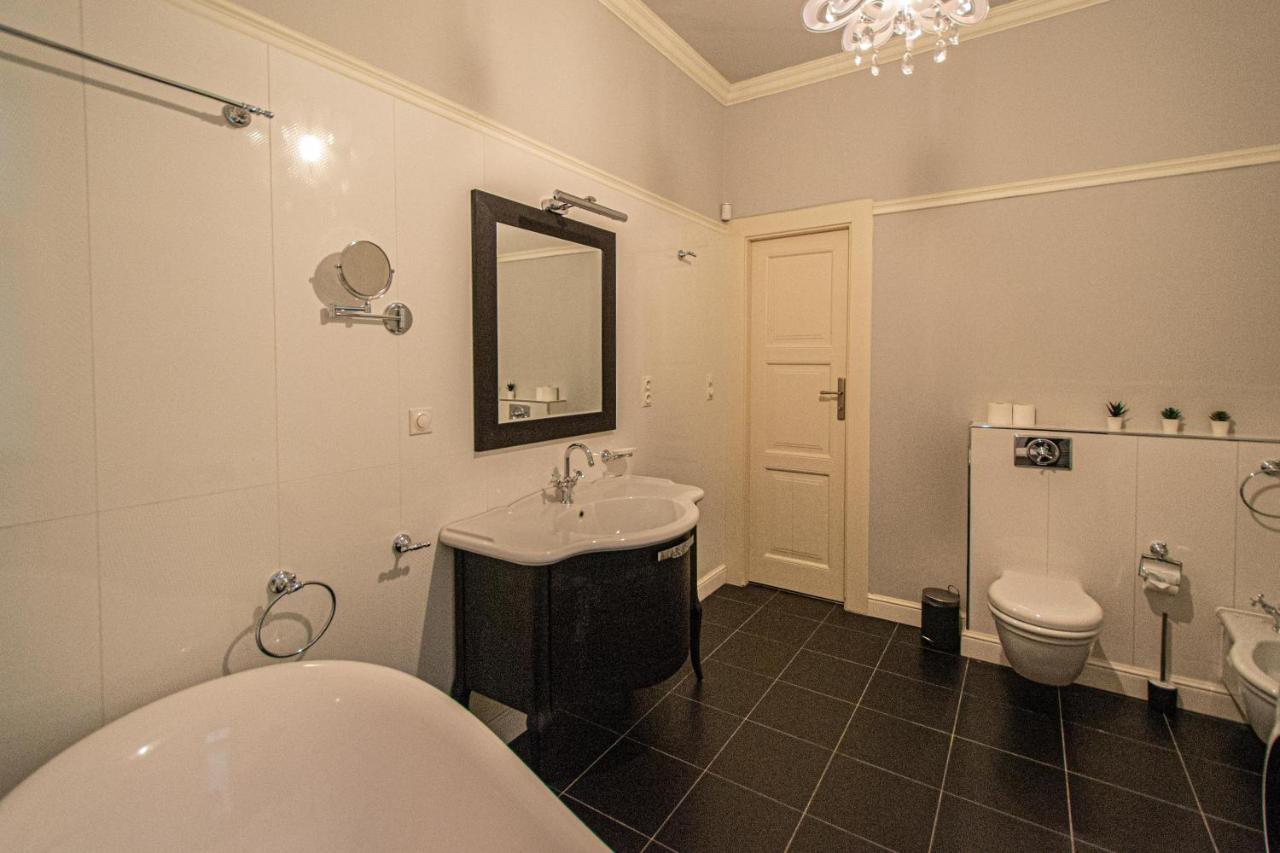 Luxury Central 150M2 Apartment On Wencelas Square With Private Garage Prague Exterior photo