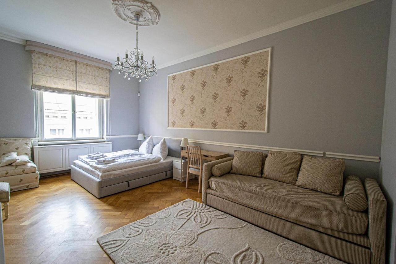 Luxury Central 150M2 Apartment On Wencelas Square With Private Garage Prague Exterior photo