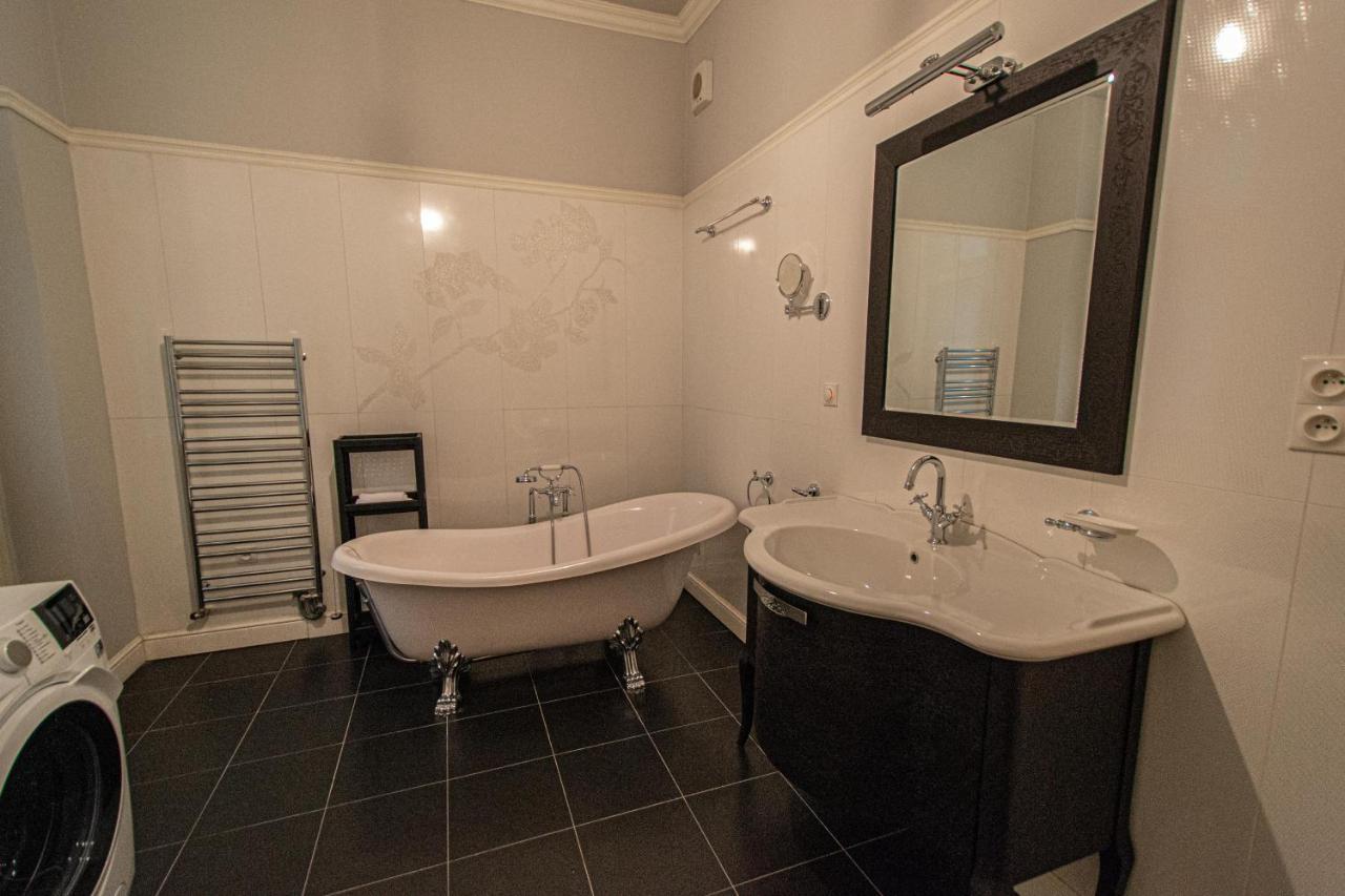 Luxury Central 150M2 Apartment On Wencelas Square With Private Garage Prague Exterior photo