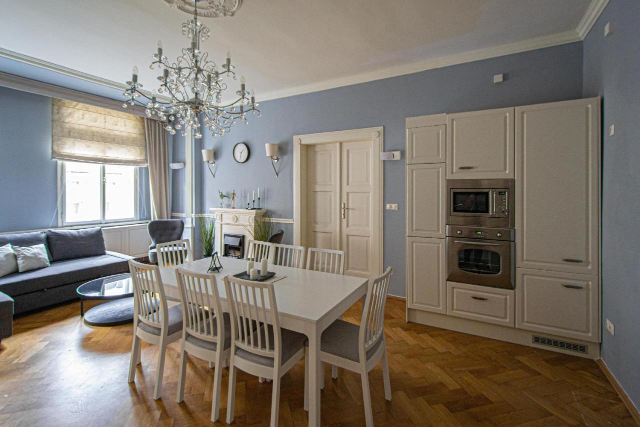 Luxury Central 150M2 Apartment On Wencelas Square With Private Garage Prague Exterior photo
