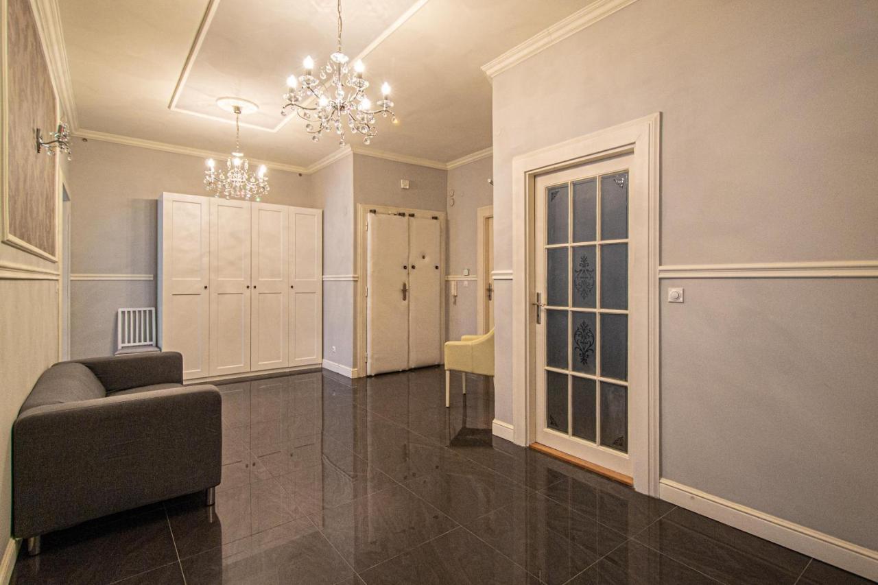 Luxury Central 150M2 Apartment On Wencelas Square With Private Garage Prague Exterior photo