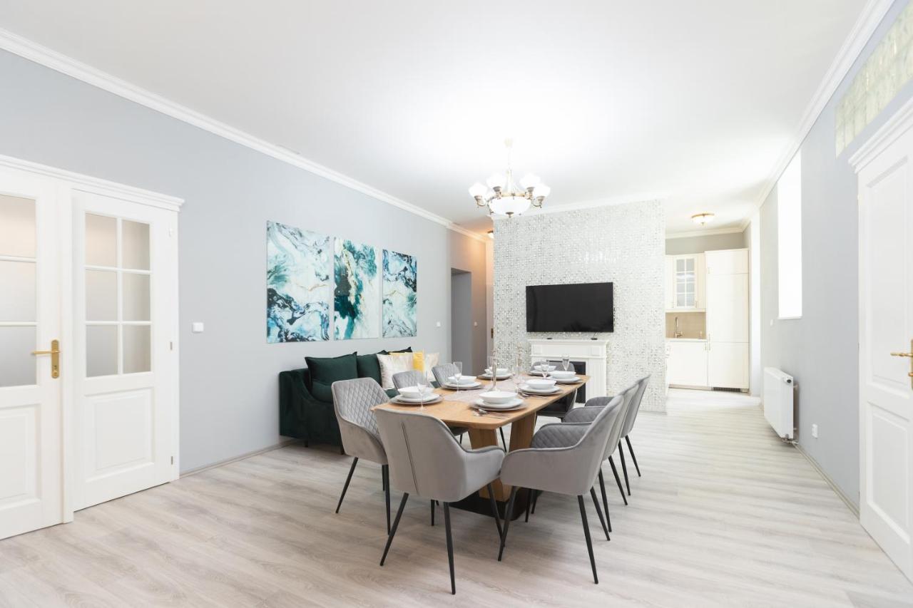 Luxury Central 150M2 Apartment On Wencelas Square With Private Garage Prague Exterior photo